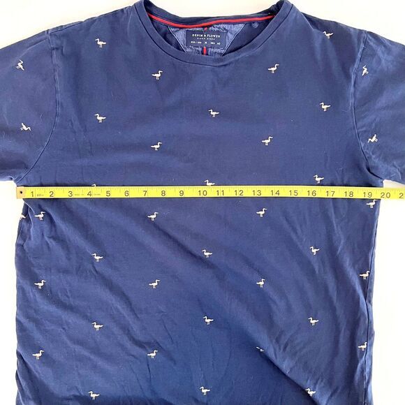 Denim &‎ Flower Short Sleeve T-Shirt Ricky Singh Navy Blue Birds Print M - Picture 7 of 10